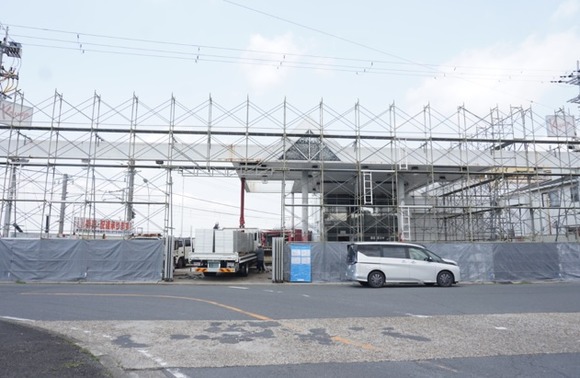 私市のガソリンスタンド -1