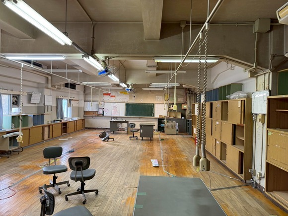 LINE_ALBUM_廃校学園祭プロモ写真_251204_4