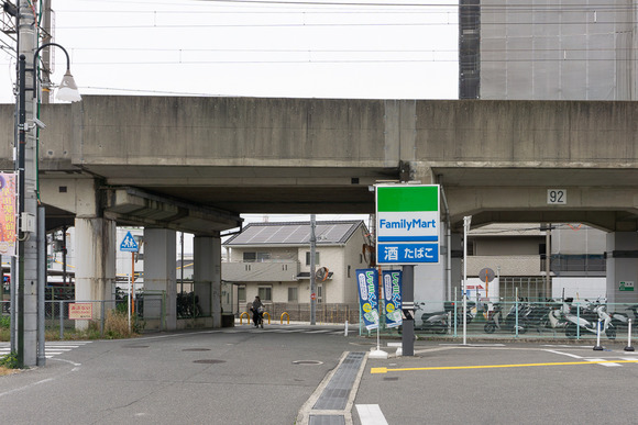 星田駅の高架橋 202405223