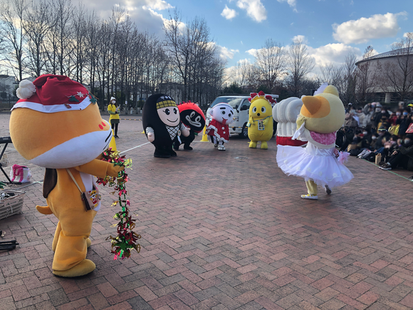 ゆるキャラたくさんやってくる！お餅つきもあるみたい。14日（日）は