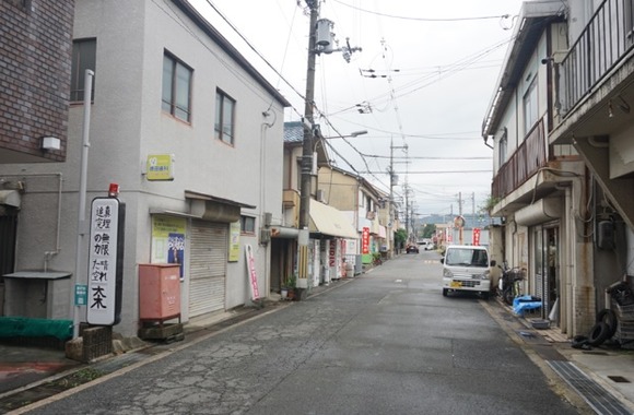 郡津駅前 ポスト-1