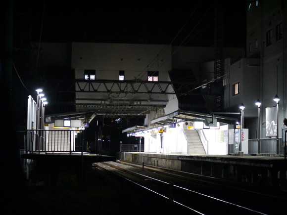 夜の交野市駅 20240915-1