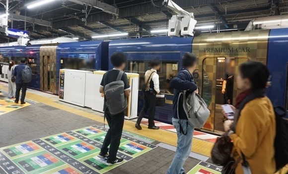 3000系プレミアムカー-3