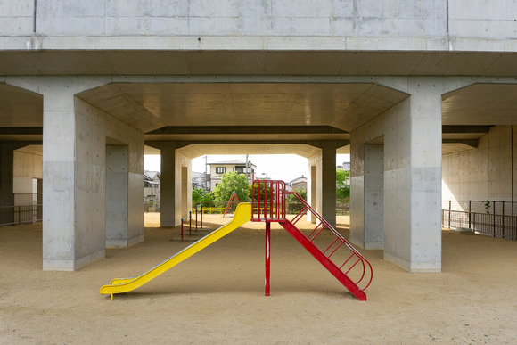東倉治の高架下の公園 2024052814