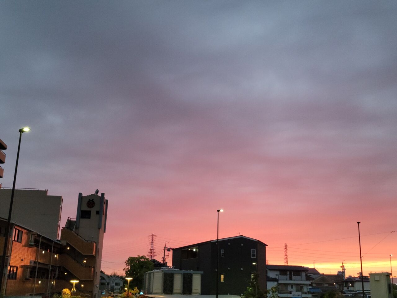 寝屋川市打上高塚町からの夕焼け 第二京阪学研都市線紹介
