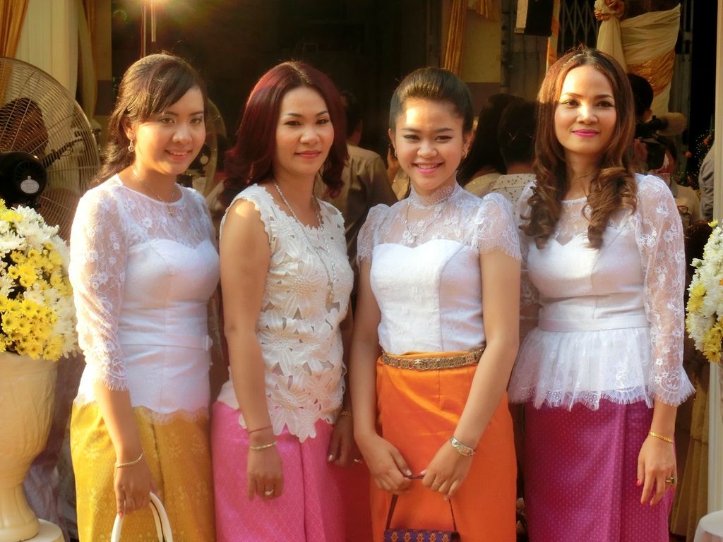 カンボジアの結婚式 明日死ぬと思って生き 永遠に生きると思って学ぶ