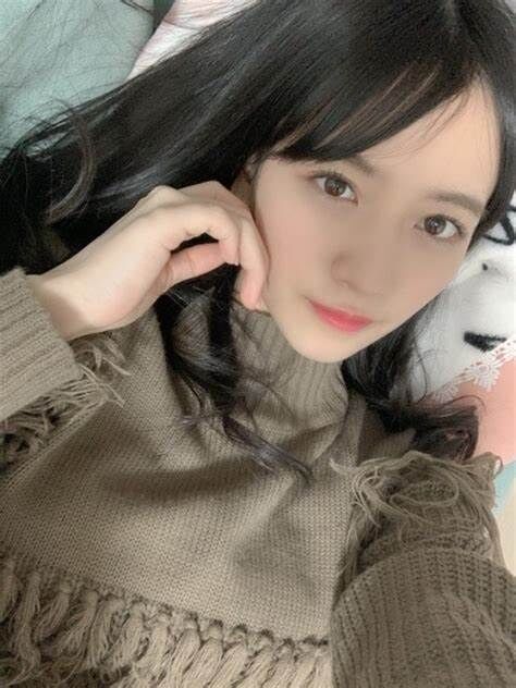 【速報】金川紗耶さん、服の隙間からナマ腋が・・・