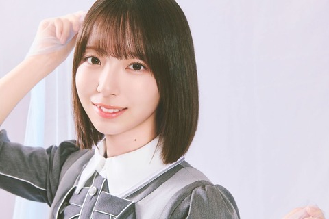 【画像】この渡辺莉奈、どさくさに紛れてケツ触ってて草