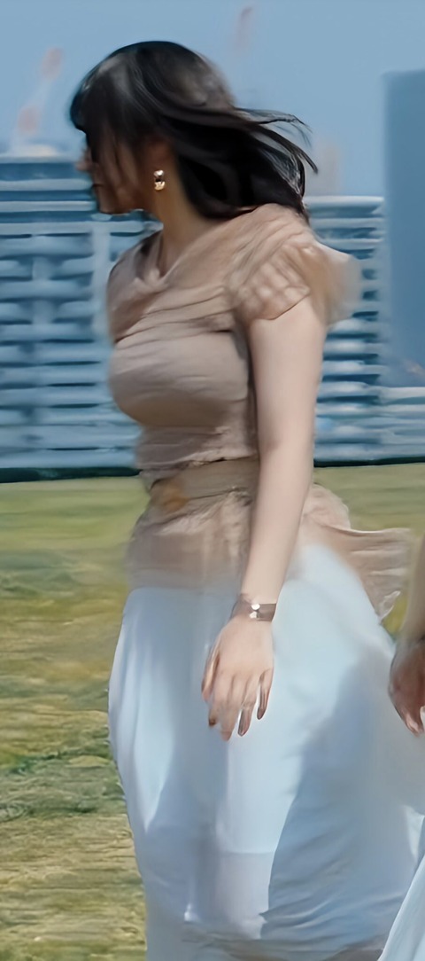 F9jCbM9aAAApisI