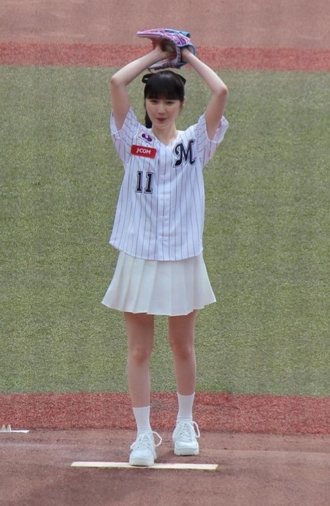 【画像】高山一実の『白すぎる脚』...大変なことになってるって...
