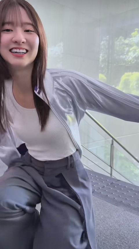 菅原咲月、生着替えで「デカすぎる小吉」がボロンしてしまう