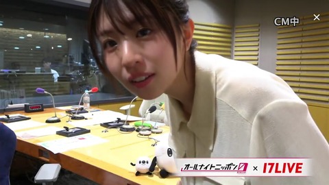 【悲報】松田好花の17ライブ、映り込んだ松田が可愛すぎる・・・