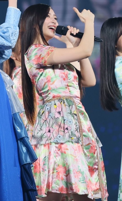 【朗報】川﨑桜さん、二の腕の質感がガチでエグすぎるwwwwww