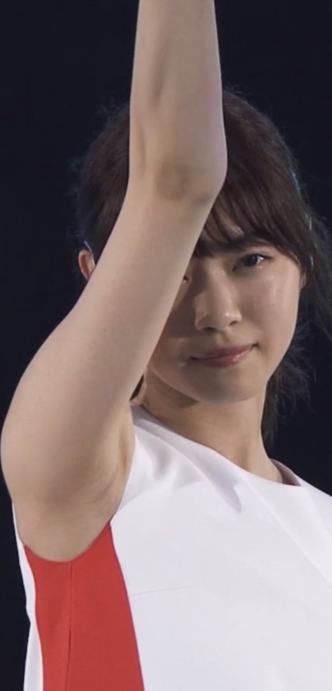 乃木坂メンバーの『腋』がシワだらけwwwwwwww