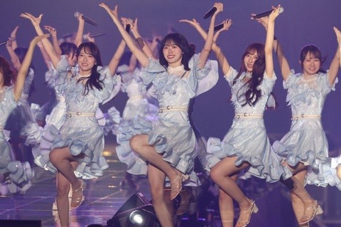 【画像】日向坂46のライブ、生足祭りだろ・・・・