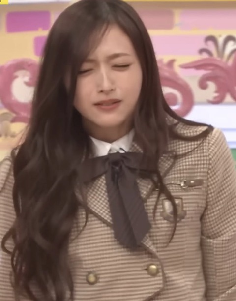 46_favorite-1992660575164506211-04