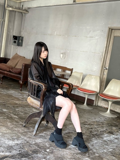bikyakuzaka-2097701562726715902-02