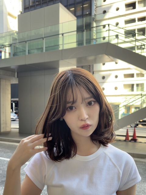 乃木坂美人OGさん、引き締まった二の腕が・・・