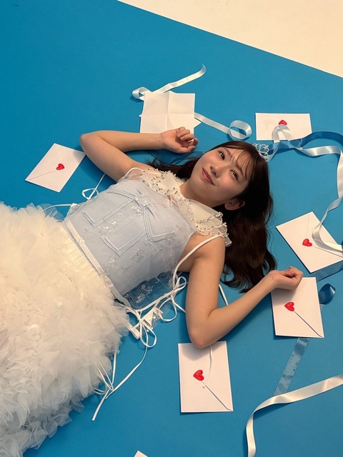 藤嶌果歩さん、生々しすぎるナマ腋を公開・・・！！！