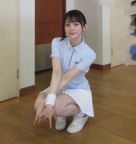 池田瑛紗のテニスウエアの生足、そういう目で見てしまう件