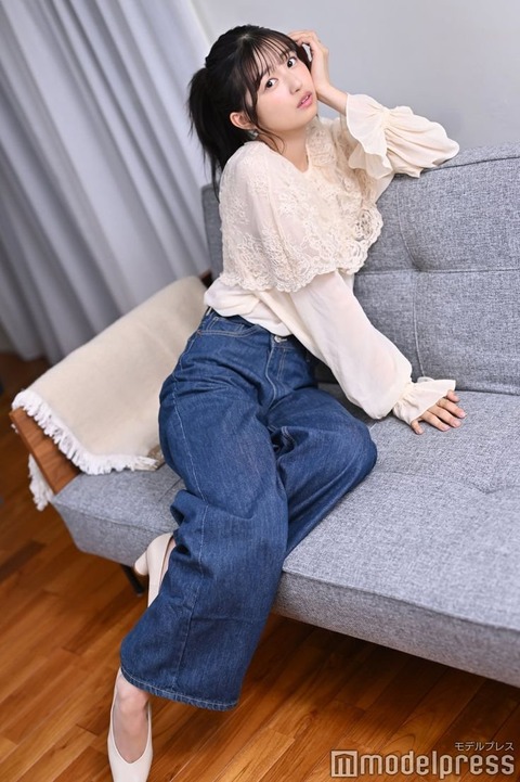 【画像】五百城茉央さん、さすがに脚が長すぎる(画像あり)