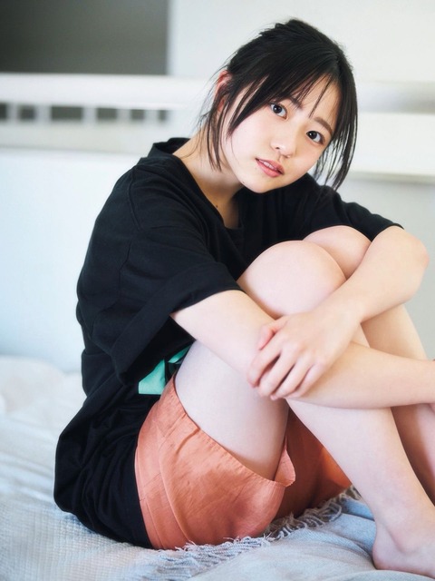 正源司陽子さん、ムッチムチの太ももが見えてしまうwwww