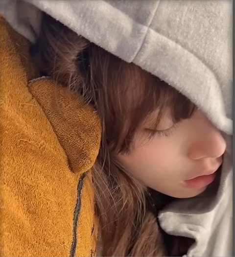 【画像】森平麗心(17)の寝顔、これ大変なことになってるって...