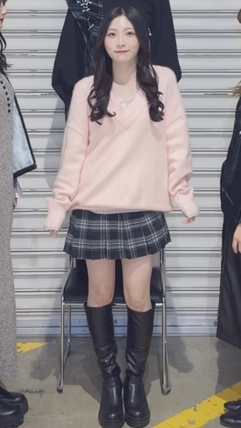 櫻坂3期生、絶対領域がセクシーすぎる・・・！！！