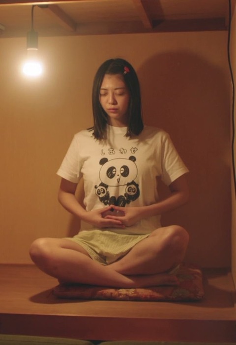 【画像】冨里奈央さん、この太ももの太さが・・・