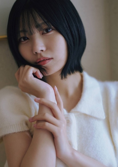【速報】アルノ、美人すぎるwwwwwwwwwwww