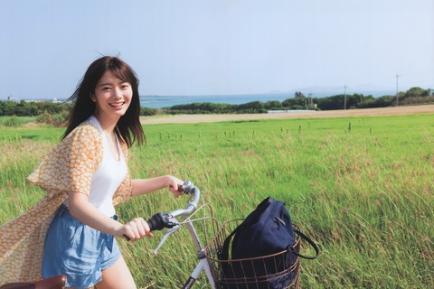 bikyakuzaka-1995055197979357398-02