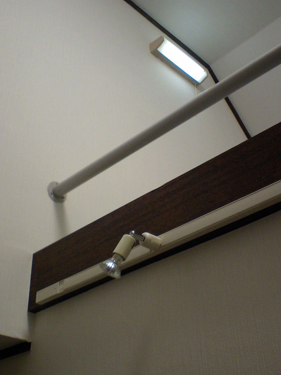 レールライト でオシャレなお部屋に変身 ｓｍｉｌｅ ｗｏｒｋｓ リフォームブログ