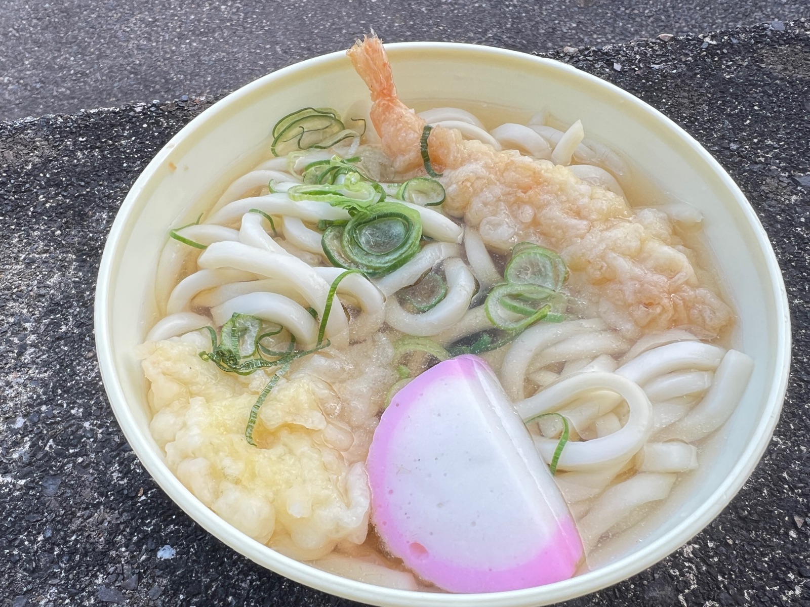 数年ぶりに劇的復活を果たした道の駅のレトロ自販機ラーメン＆天ぷら