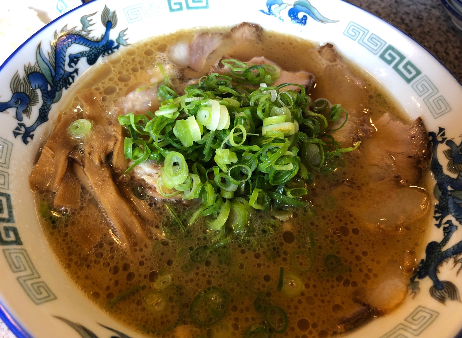 倉敷で味わう絶品豚骨醤油 煮干しダブルスープ にぼし家 岡山県倉敷市 ホリーポッターとグルメなお部屋