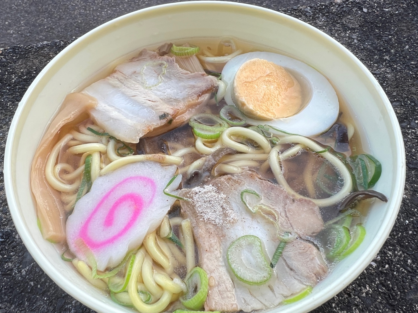 数年ぶりに劇的復活を果たした道の駅のレトロ自販機ラーメン＆天ぷら