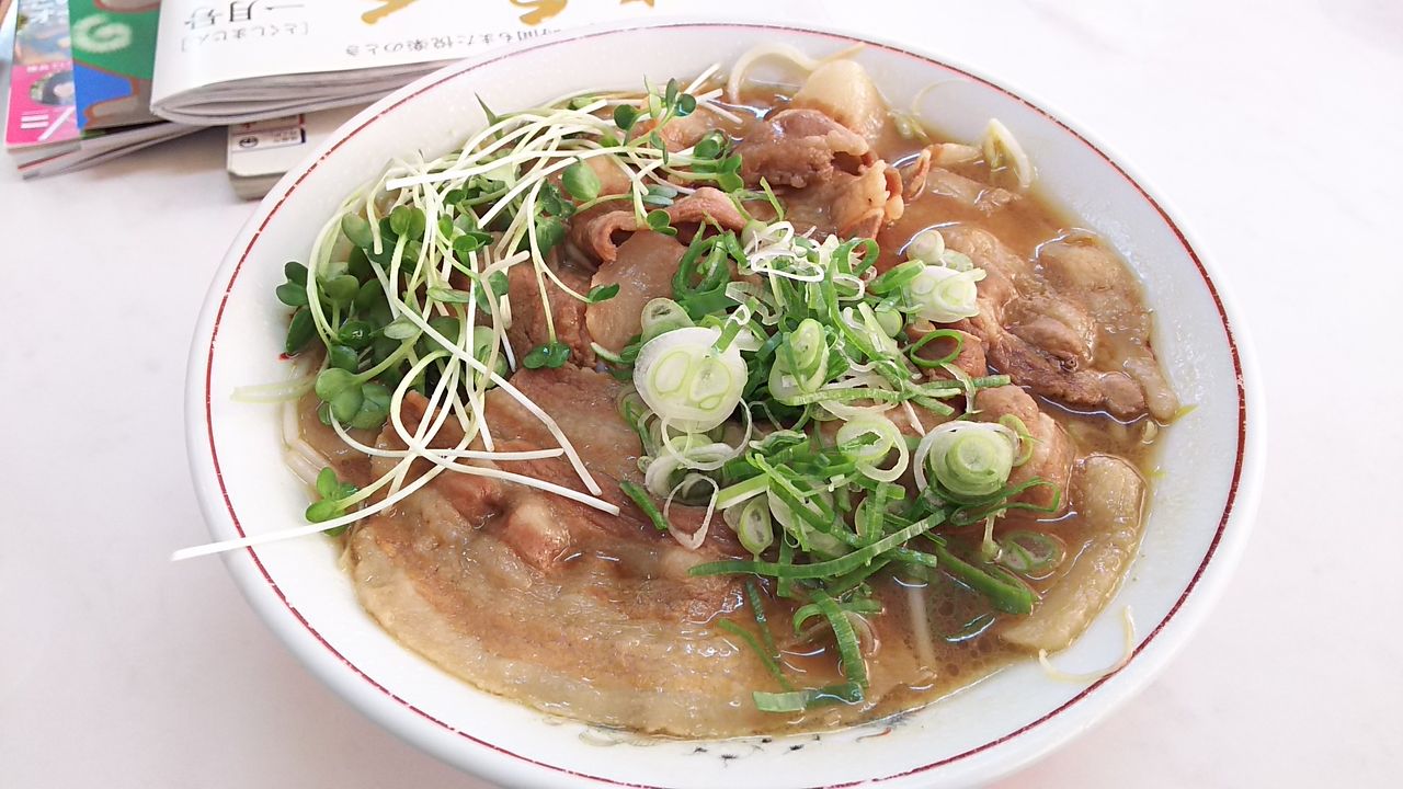 ボリュームたっぷりな徳島ラーメンを堪能 タケちゃんラーメン ホリーポッターとグルメなお部屋