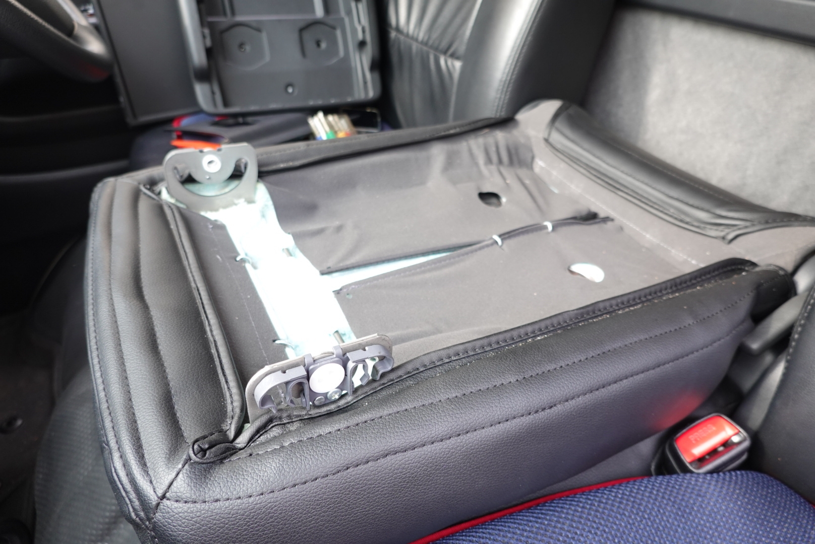 ハイエースdx センターコンソール取り外し でも失敗した話 豆柴麦うた日記