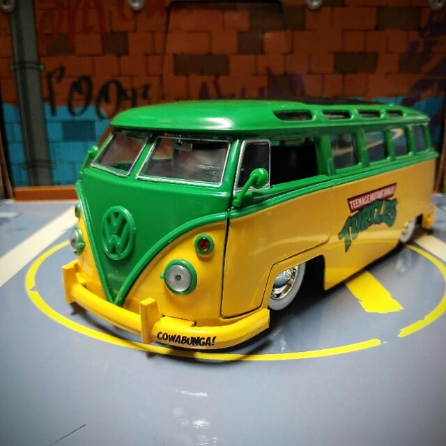 ミュータントタートルズ[京商 1/24スケール レオナルド & 1962 ミュータントタートルズ[京商 1/24スケール レオナルド & 1962