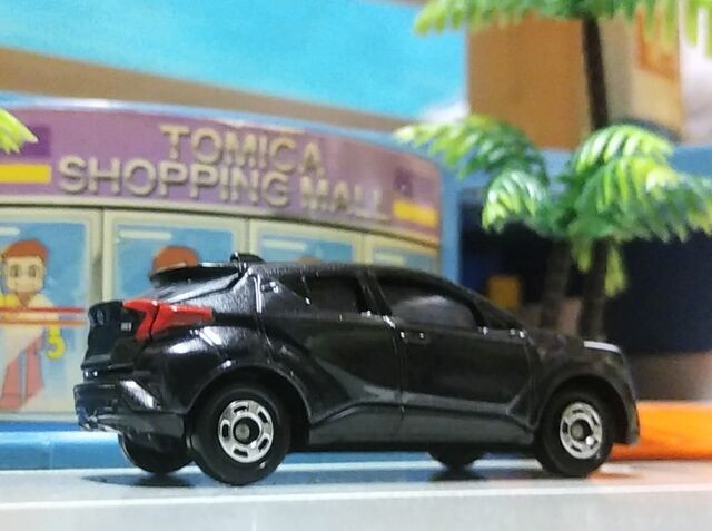 トミカ トイザらスオリジナル トヨタ C Hr Mode Nero Safety Plus Katsuのblog