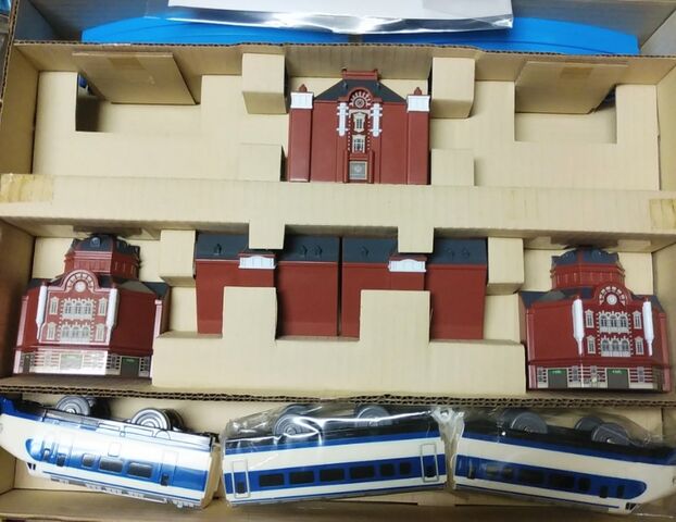 プラレール［ ライト付き 0系新幹線と東京駅セット ］ : KATSUのblog
