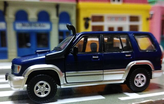 BMクリエイションズ［ 1/64スケール 1998-2002 いすゞ ビッグ