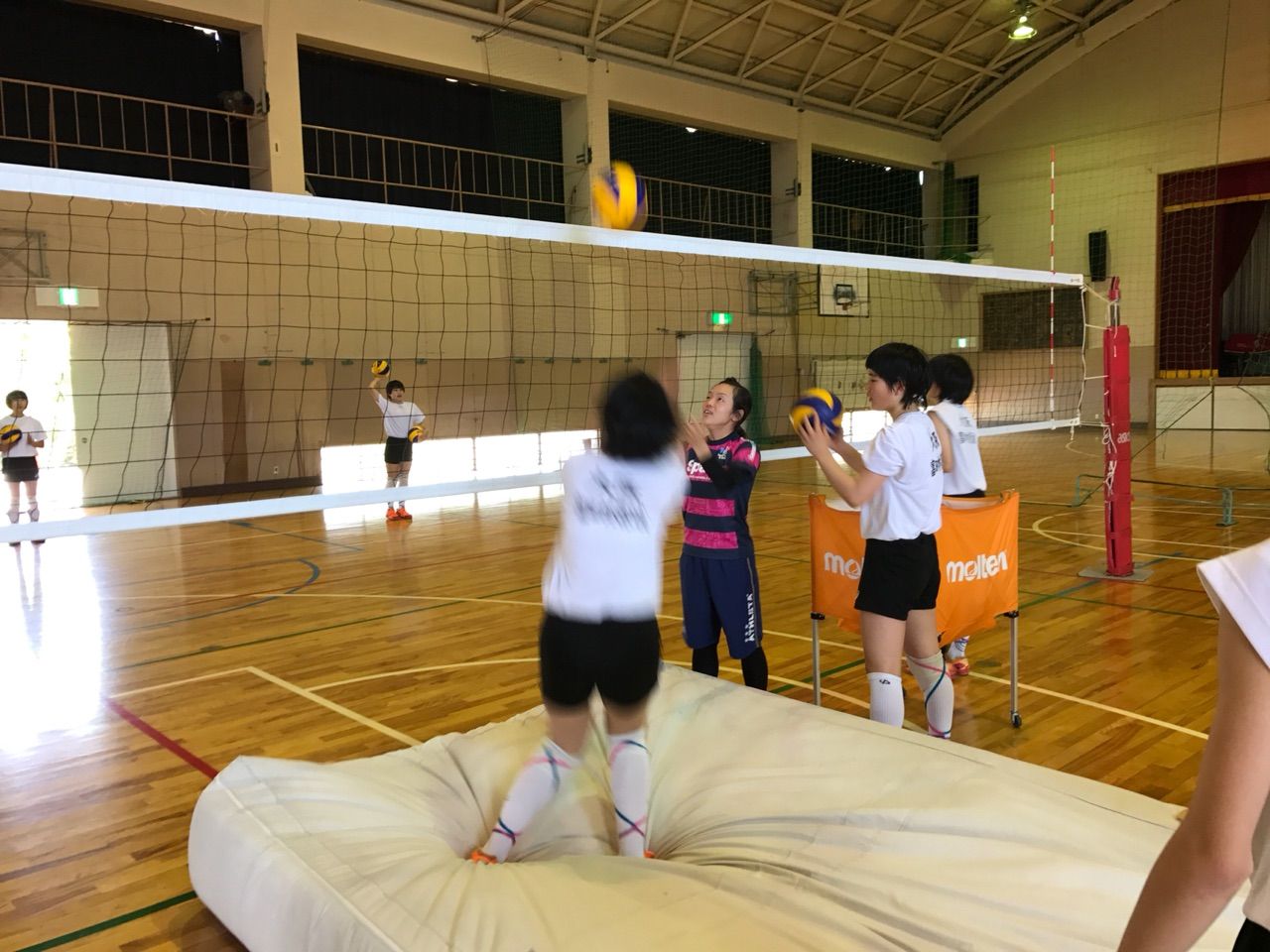 ５月２８日 マットと腹筋と私 富田林市立葛城中学校バレーボール部のblog