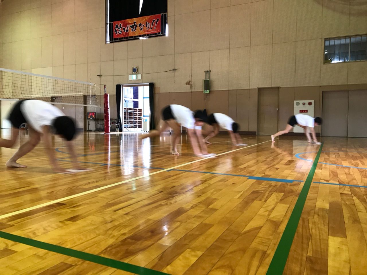 富田林市立葛城中学校バレーボール部のblog暑い…(ㆀ˘･з･˘)