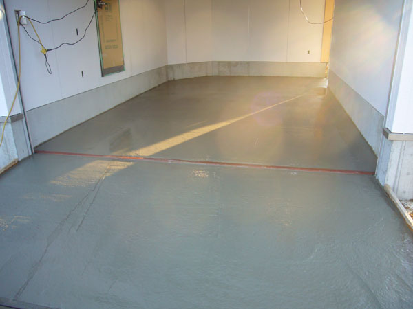 駐車場コンクリート打ち 完了 インナーガレージのある注文住宅 家作りの現場から 有限会社 桂工務店 若林建築設計事務所