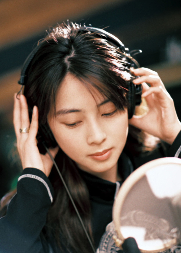 ZARD GRAPHICS 坂井泉水 ZARD坂井泉水8回目の命日にフィルムコンサート