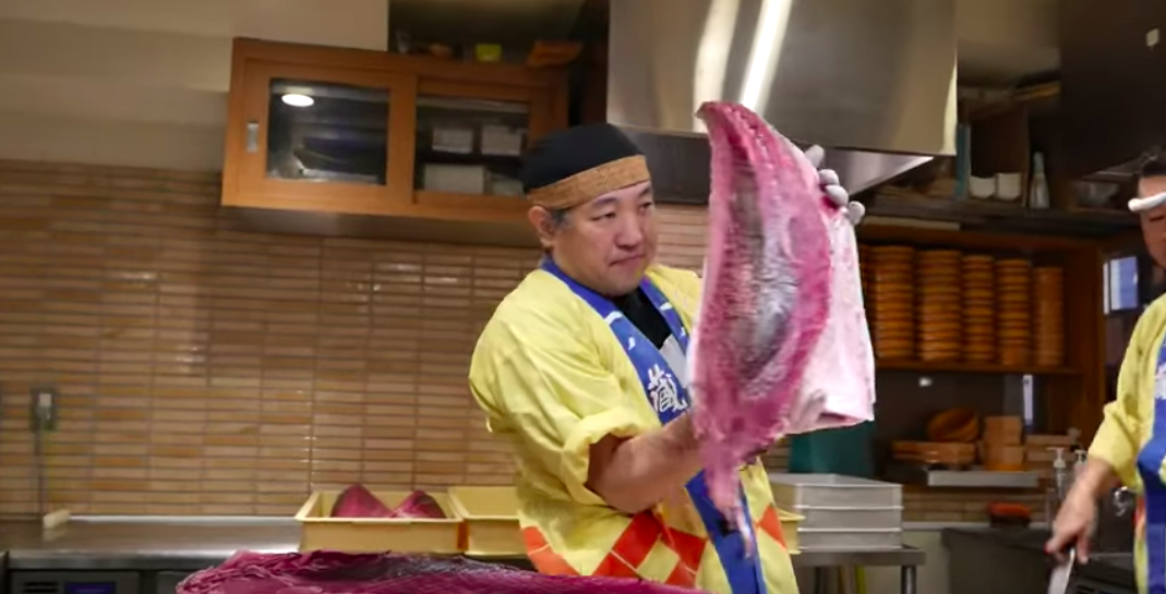 マグロ解体ショーを初めて見た外国人はこうなる 動画翻訳 かっとびジャパン 海外の反応
