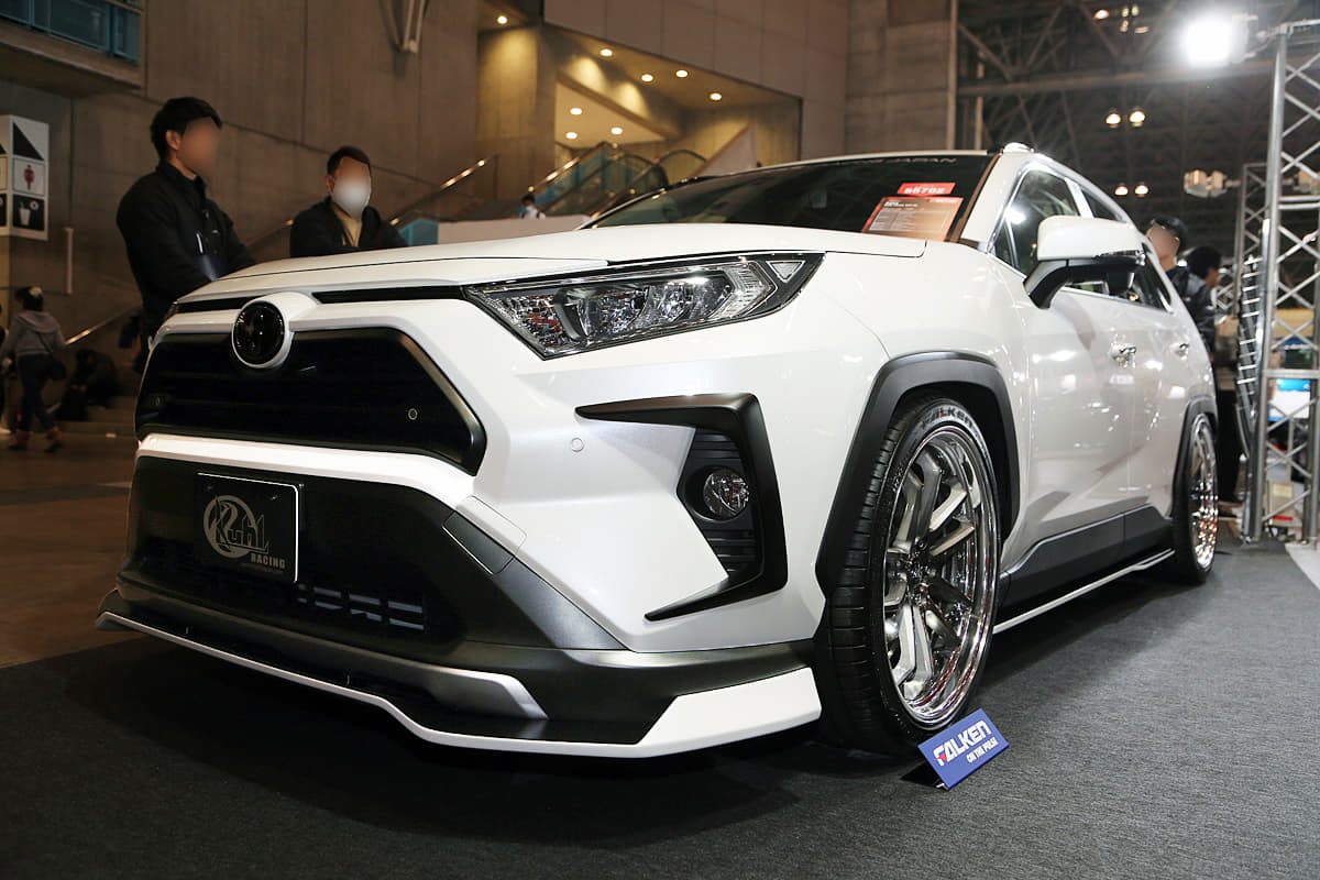 東京オートサロン2020に展示されたトヨタ・RAV4のカスタマイズ＆ドレスアップ車両