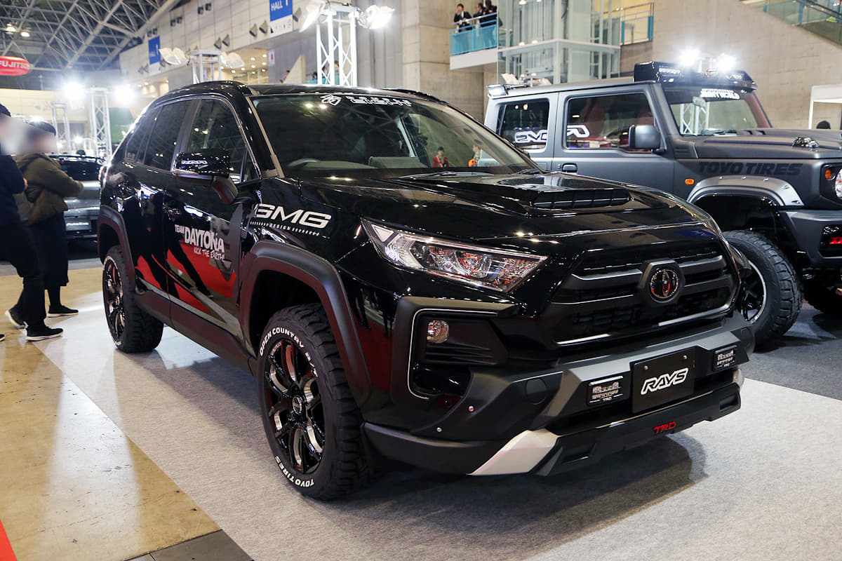 東京オートサロン2020に展示されたトヨタ・RAV4のカスタマイズ＆ドレスアップ車両