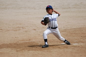 少年野球試合接戦 Katuo55 山を 登り 走り 滑る
