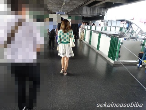 後ろ美人